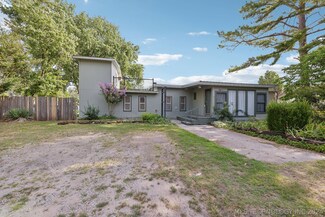 8411 E 132nd St S, Bixby, OK 74008