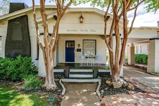 1723 Thomas Place, Fort Worth, TX 76107