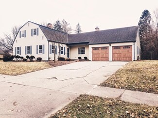 3701 Glasgow Dr, Lansing, MI 48911