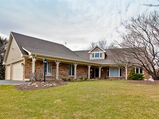 7 Seneca Ave W, Hawthorn Woods, IL 60047