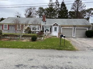 8 Knox Rd, Dennis Port, MA 02639