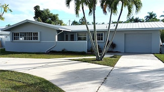 424 Bayshore Dr, Cape Coral, FL 33904