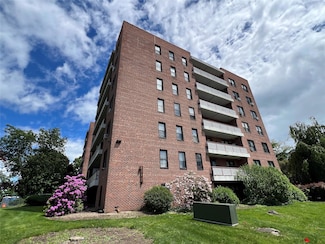 315 King St Unit 2H, Port Chester, NY 10573