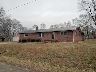 108 N High St, Urbana, MO 65767