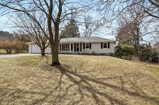268 Forest Hills Rd, Springfield, MA 01128