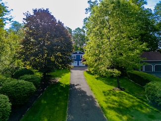 34 Great Plain Rd, Danbury, CT 06811