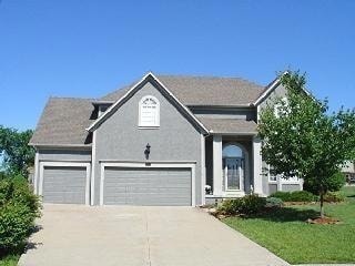 5920 NE Coral Cir, Lees Summit, MO 64064