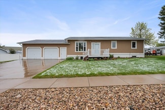 1006 S 33rd St, Spearfish, SD 57783