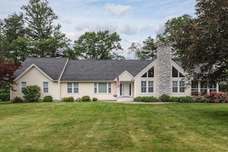 11 Naticook Ave, Litchfield, NH 03052