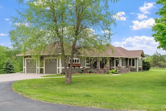 374 Indigo Trail, River Falls, WI 54022