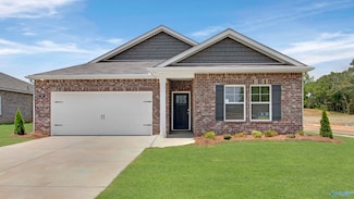 10 Moon Dr, Owens Cross Roads, AL 35763