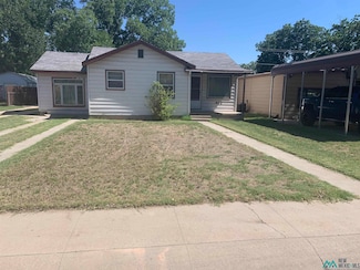 402 Rosedale St, Carlsbad, NM 88220