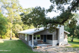 37 Harlan Davis Rd, Lumberton, MS 39455