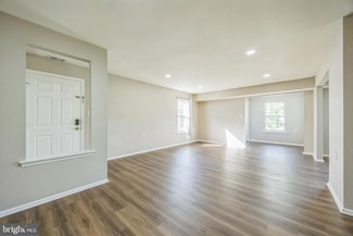 114 Village Ln, Mount Laurel, NJ 08054