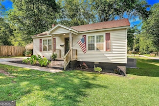 141 Grove St, Royston, GA 30662