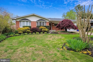 5813 Midhill St, Bethesda, MD 20817