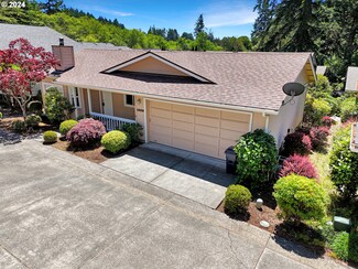 1369 Glenwood Dr, Brookings, OR 97415