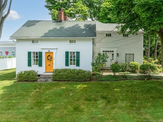 24 Lynde St, Old Saybrook, CT 06475