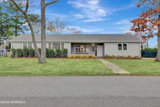210 Larchwood Ave, Oakhurst, NJ 07755