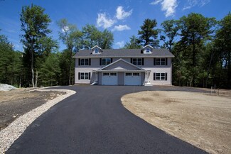 11 Acorn St Unit 2, Middleton, MA 01949