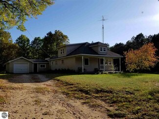 9191 W 32 Rd, Harrietta, MI 49638