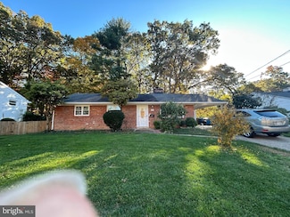 7511 Hamlet St, Springfield, VA 22151