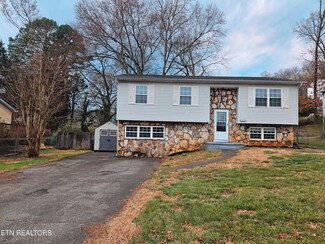 3301 Cindy Ln, Knoxville, TN 37912