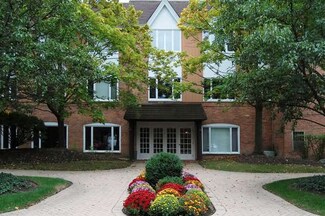 207 Rivershire Ln Unit 106, Lincolnshire, IL 60069