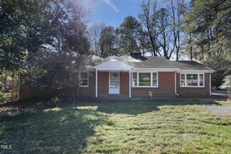 113 N Estes Dr, Chapel Hill, NC 27514