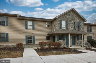 89 Midway Farms Ln, Lancaster, PA 17602