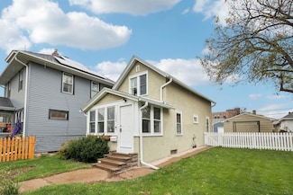 1559 Almond Ave, Saint Paul, MN 55108