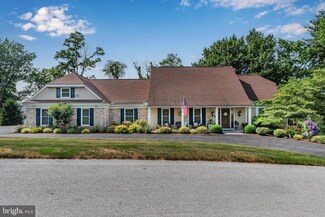 1 W Lawn Cir, Lemoyne, PA 17043