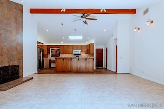 1102 S Mountain St, Visalia, CA 93277