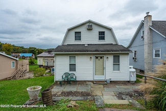 120 Evergreen Ln, Factoryville, PA 18419