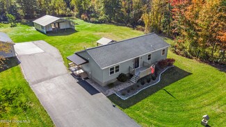 647 Wilton Gansevoort Rd, Gansevoort, NY 12831