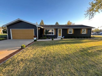 2260 Cobblestone Ln, Beloit, WI 53511