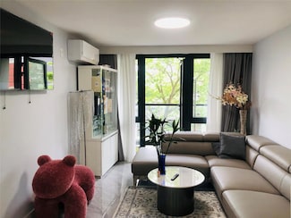 811 45th St Unit 3C, Brooklyn, NY 11220