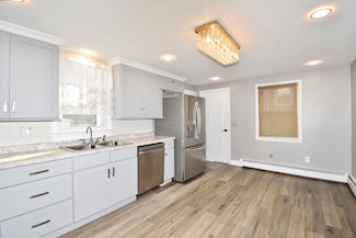 85 Orchard St, Chicopee, MA 01013