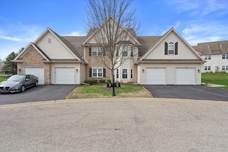 492 Cedar Ct, Slinger, WI 53086