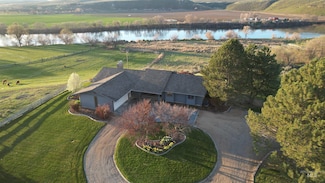 1185 E Cleveland Ave, Glenns Ferry, ID 83623