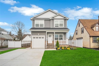 94 Manor Ave, Hempstead, NY 11550