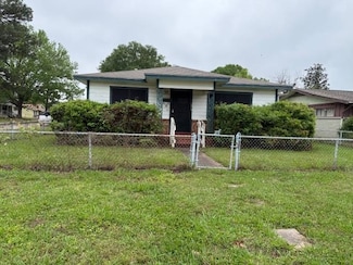 3215 Worcester St, Beaumont, TX 77705