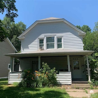 922 Bertrand St, Manhattan, KS 66502