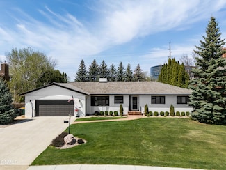 1234 W Highland Acres Rd, Bismarck, ND 58501