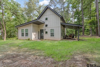 299 Southshore Dr, Lone Star, TX 75668
