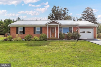 13851 Sunrise Dr, Hagerstown, MD 21740