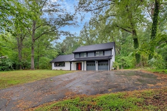 380 Canterbury Dr, Halifax, VA 24558
