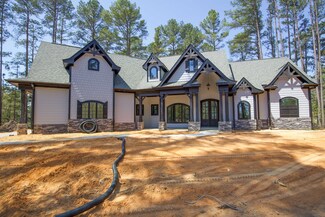 141 S Lakeshore Dr, Whispering Pines, NC 28327