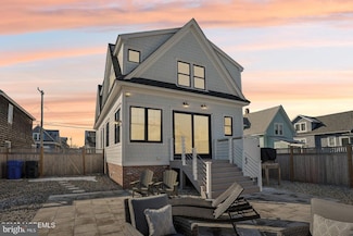 211 4th St, Beach Haven, NJ 08008