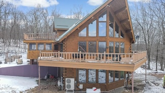 122 Meadow View Rd, Shohola, PA 18458